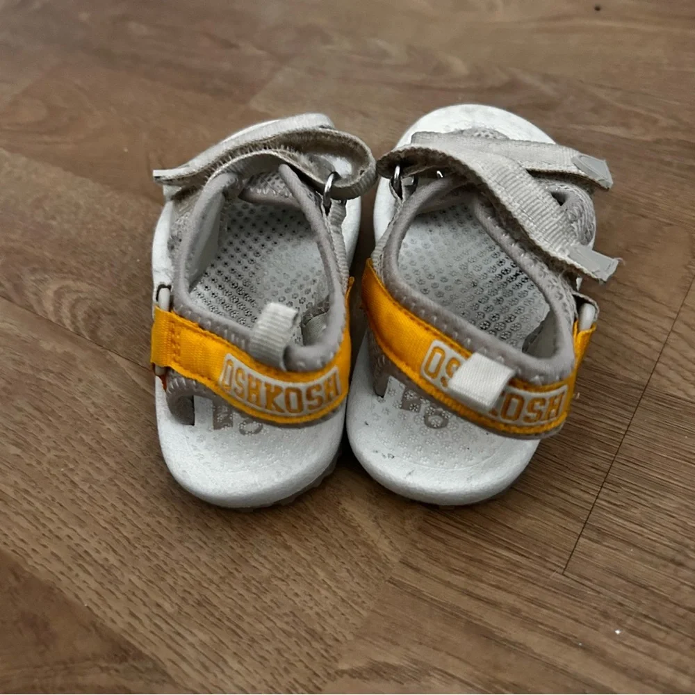 New! No tags! OshKosh B'gosh toddler boy’s Grey and orange summer sandals